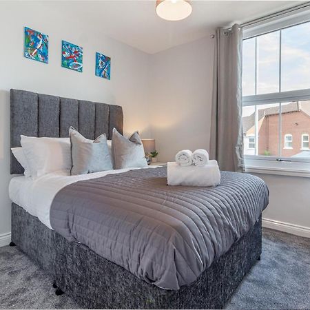 Host & Stay - The Bull Inn, 3 Double Rooms Fernhill Heath Buitenkant foto