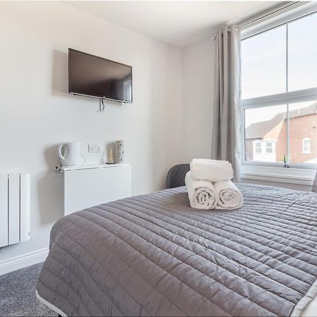 Host & Stay - The Bull Inn, 3 Double Rooms Fernhill Heath Buitenkant foto