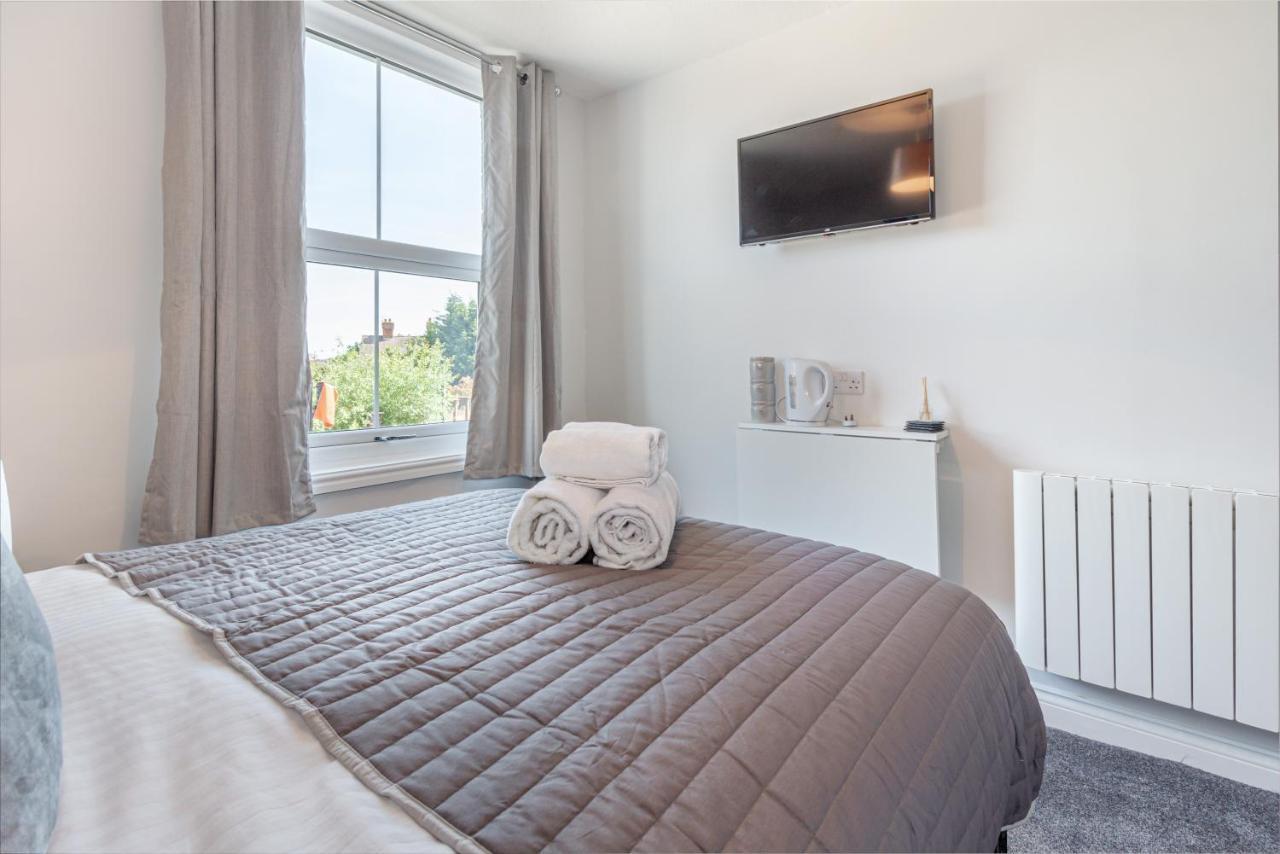 Host & Stay - The Bull Inn, 3 Double Rooms Fernhill Heath Buitenkant foto