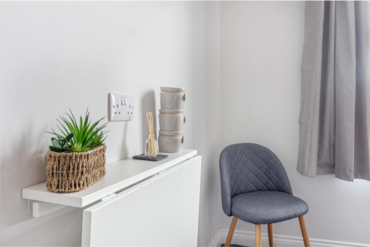Host & Stay - The Bull Inn, 3 Double Rooms Fernhill Heath Buitenkant foto