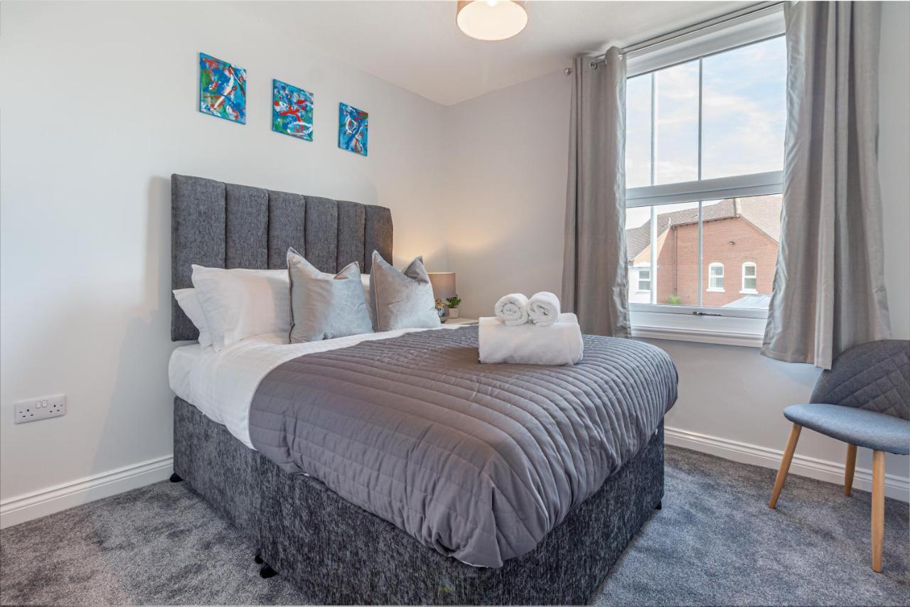 Host & Stay - The Bull Inn, 3 Double Rooms Fernhill Heath Buitenkant foto