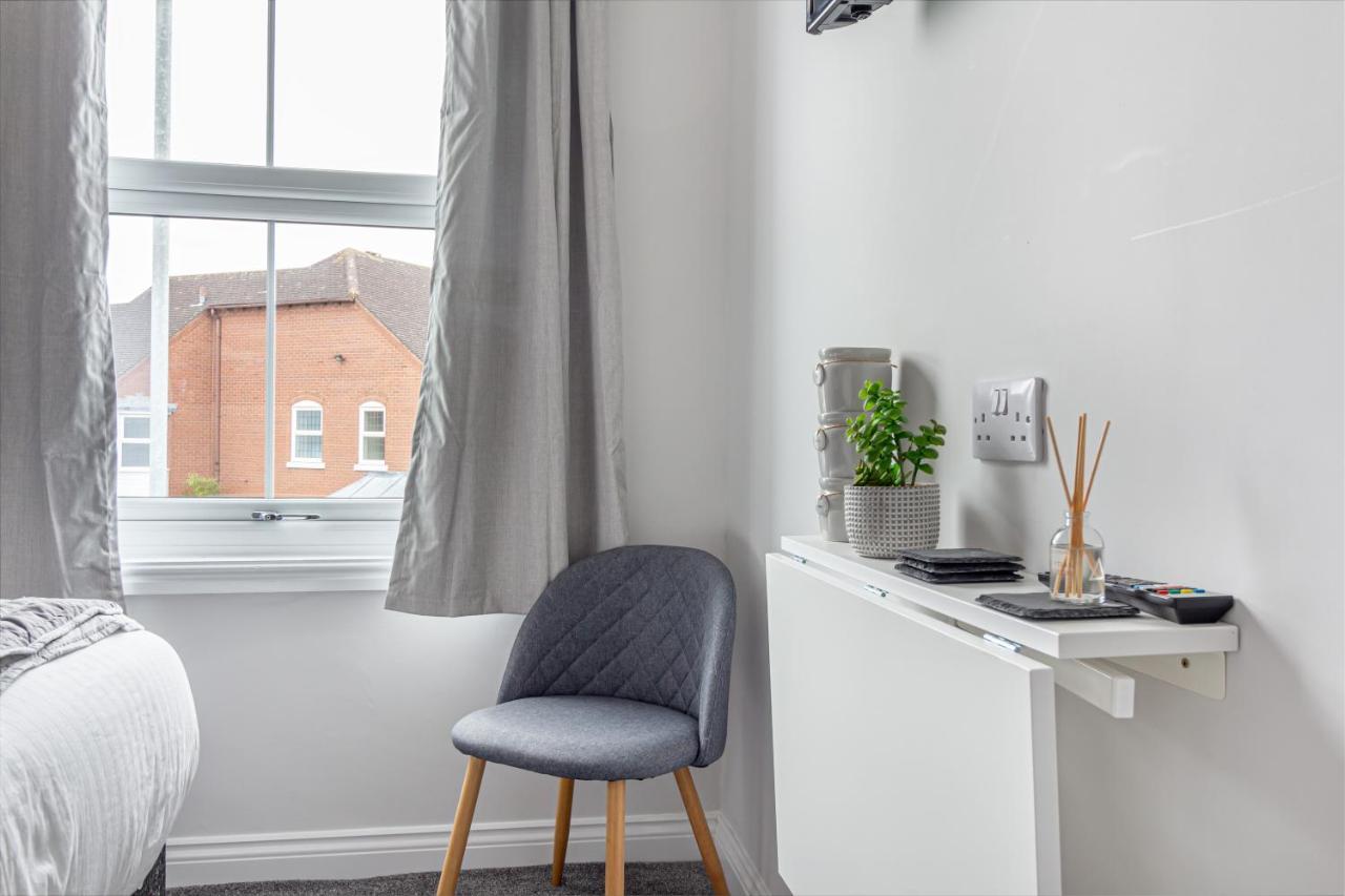 Host & Stay - The Bull Inn, 3 Double Rooms Fernhill Heath Buitenkant foto
