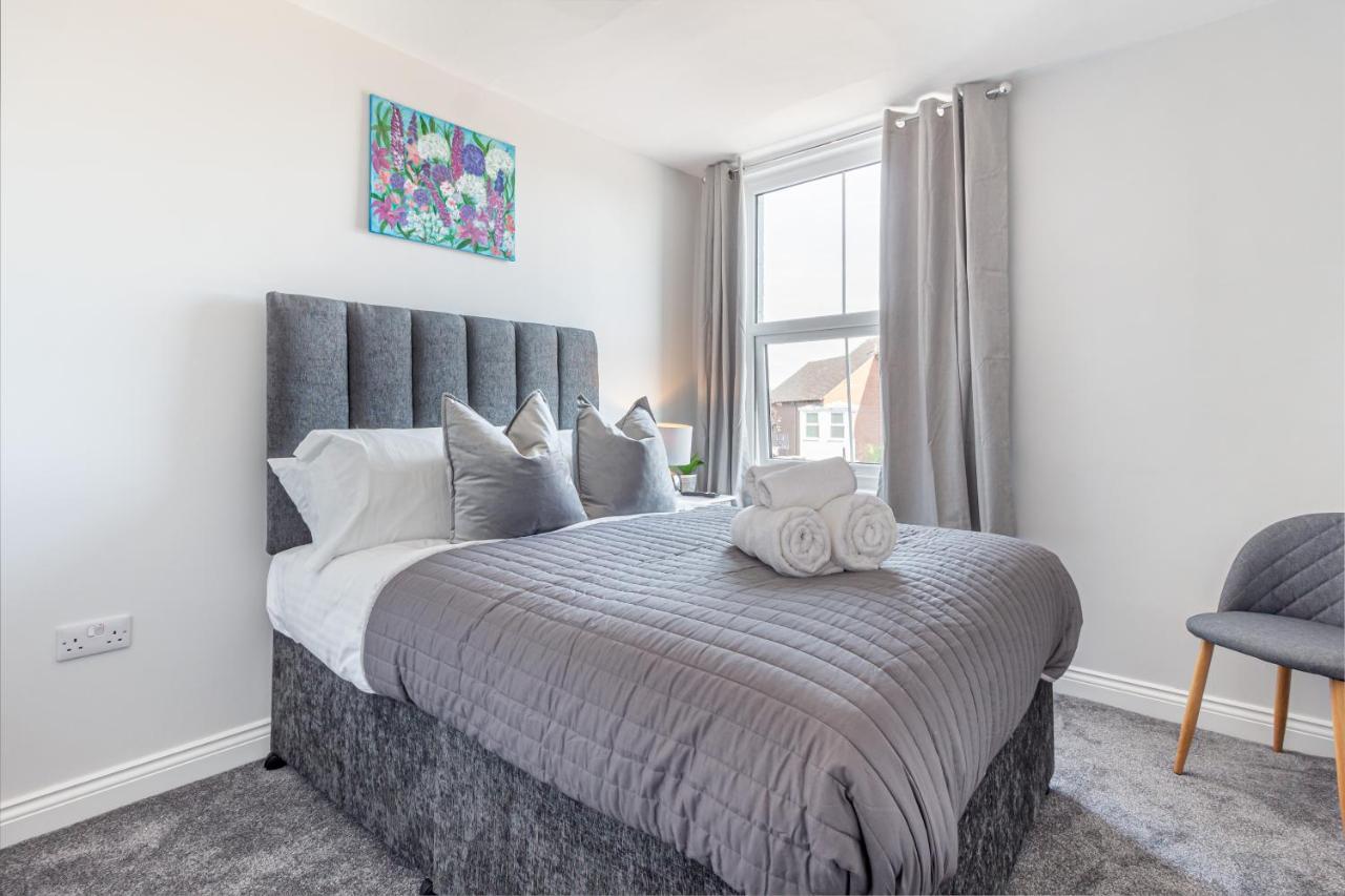 Host & Stay - The Bull Inn, 3 Double Rooms Fernhill Heath Buitenkant foto