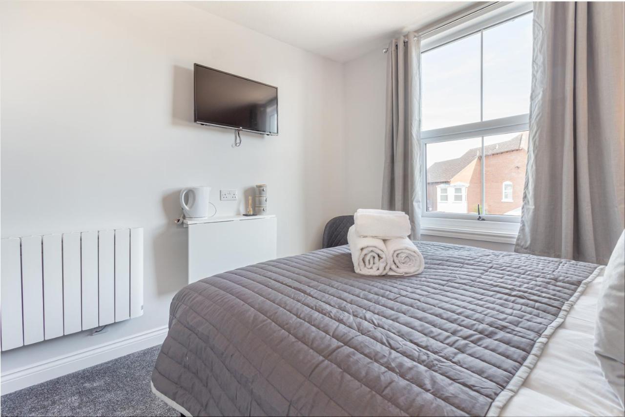 Host & Stay - The Bull Inn, 3 Double Rooms Fernhill Heath Buitenkant foto
