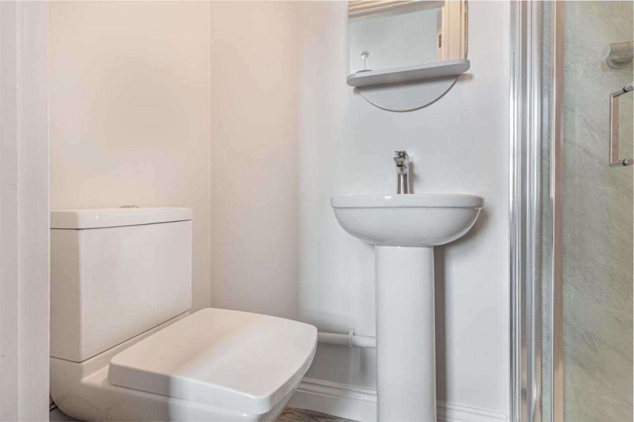 Host & Stay - The Bull Inn, 3 Double Rooms Fernhill Heath Buitenkant foto
