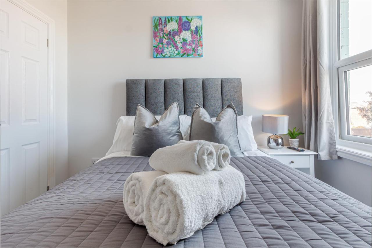 Host & Stay - The Bull Inn, 3 Double Rooms Fernhill Heath Buitenkant foto